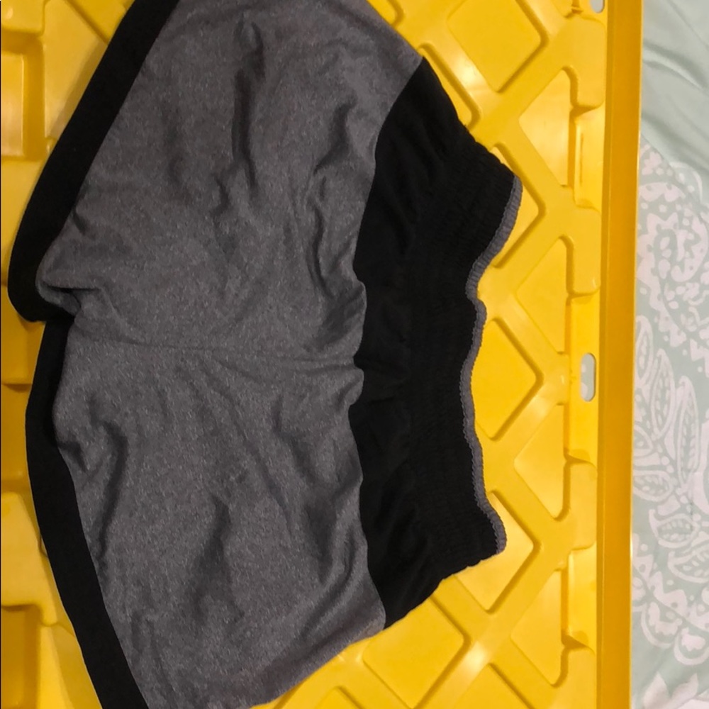 Jogging Shorts - Picture 2 of 2